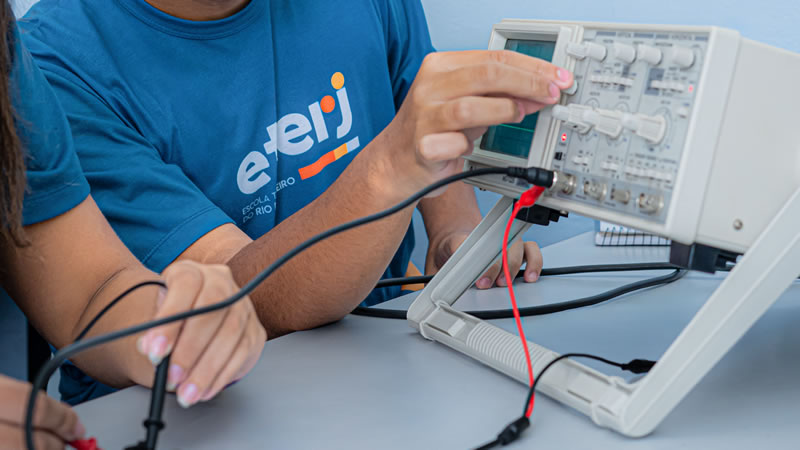 Curso de Eletrônica da Escola Técnica Federal do as